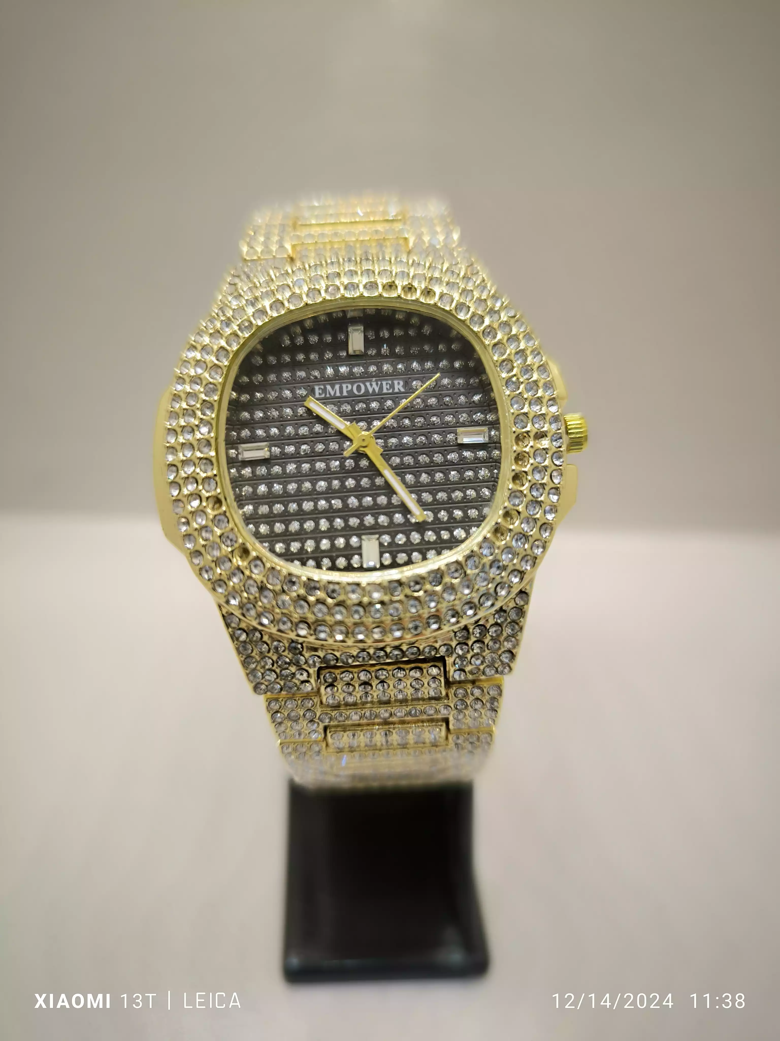 ساعت مچی عقربه‌ای مردانه و زنانه