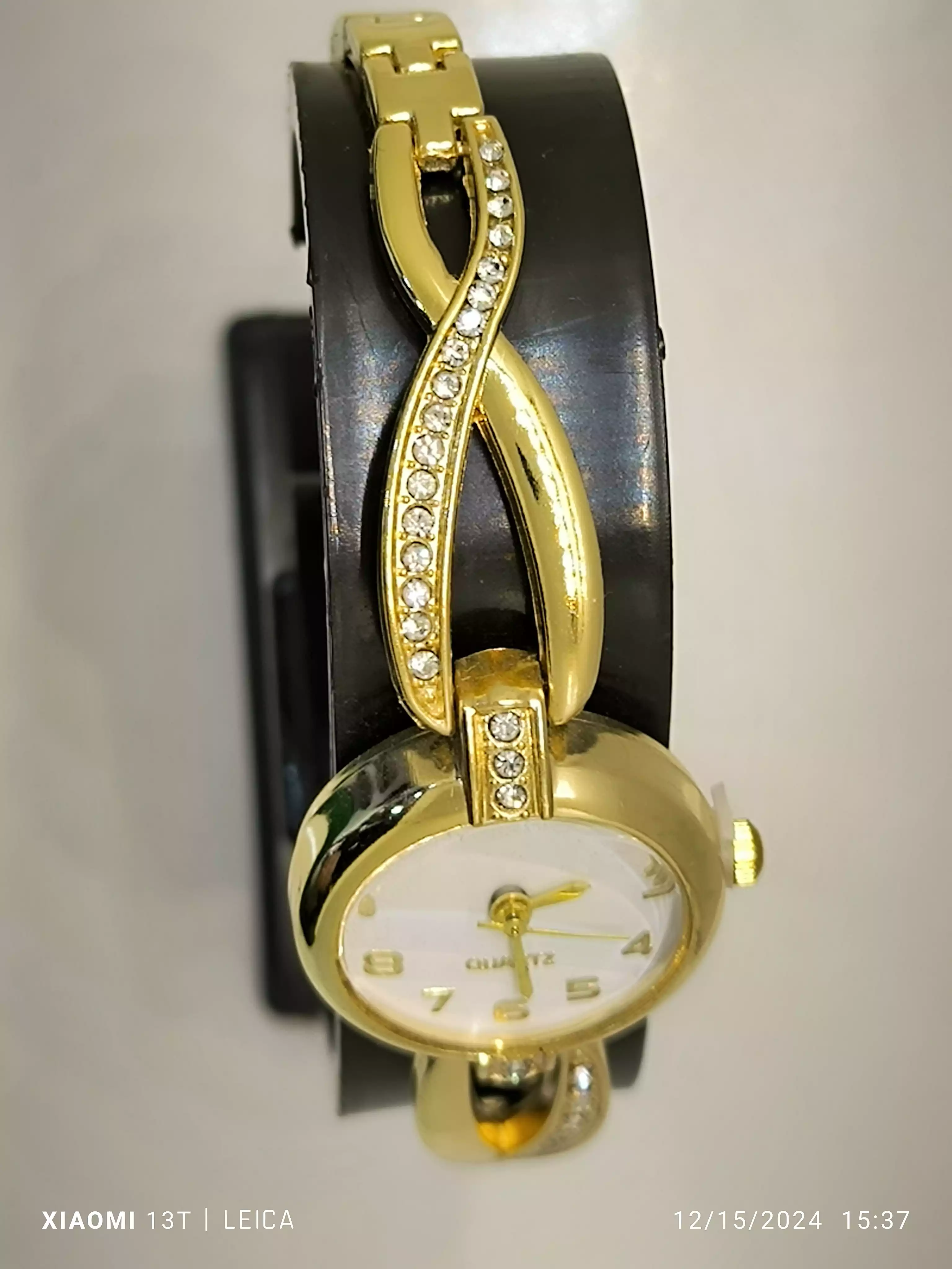 ساعت مچی عقربه‌ای زنانه