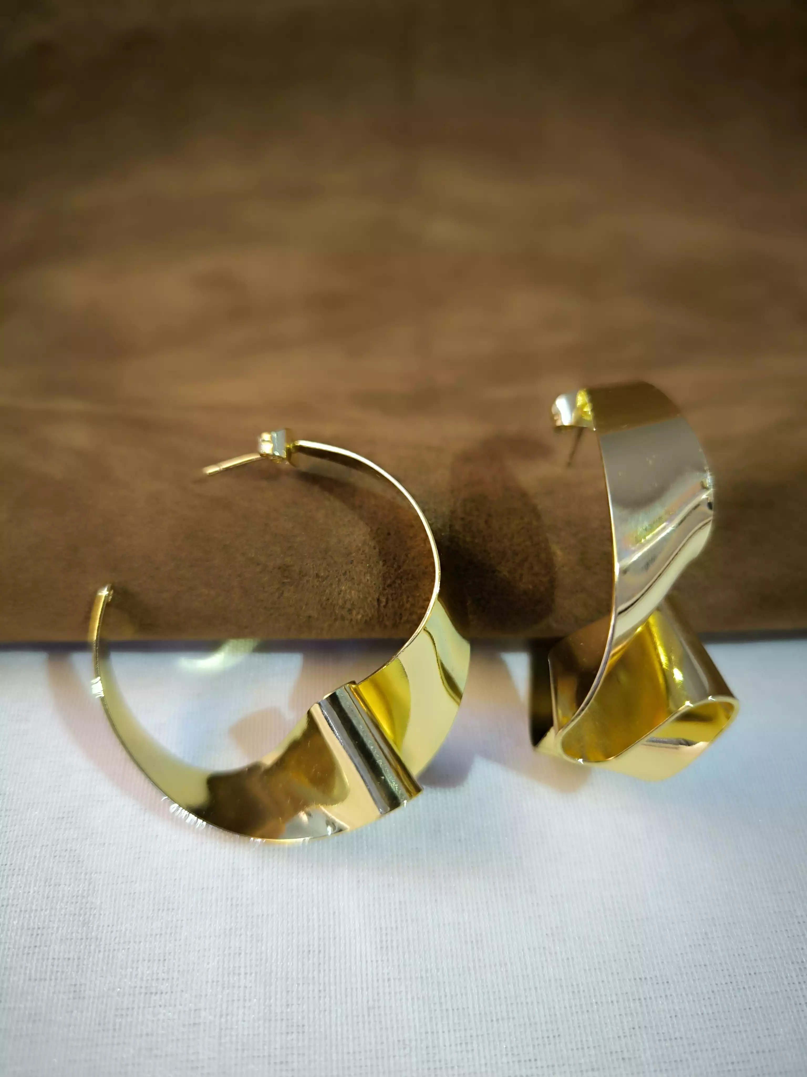 گوشواره گرد طرح دار طلایی