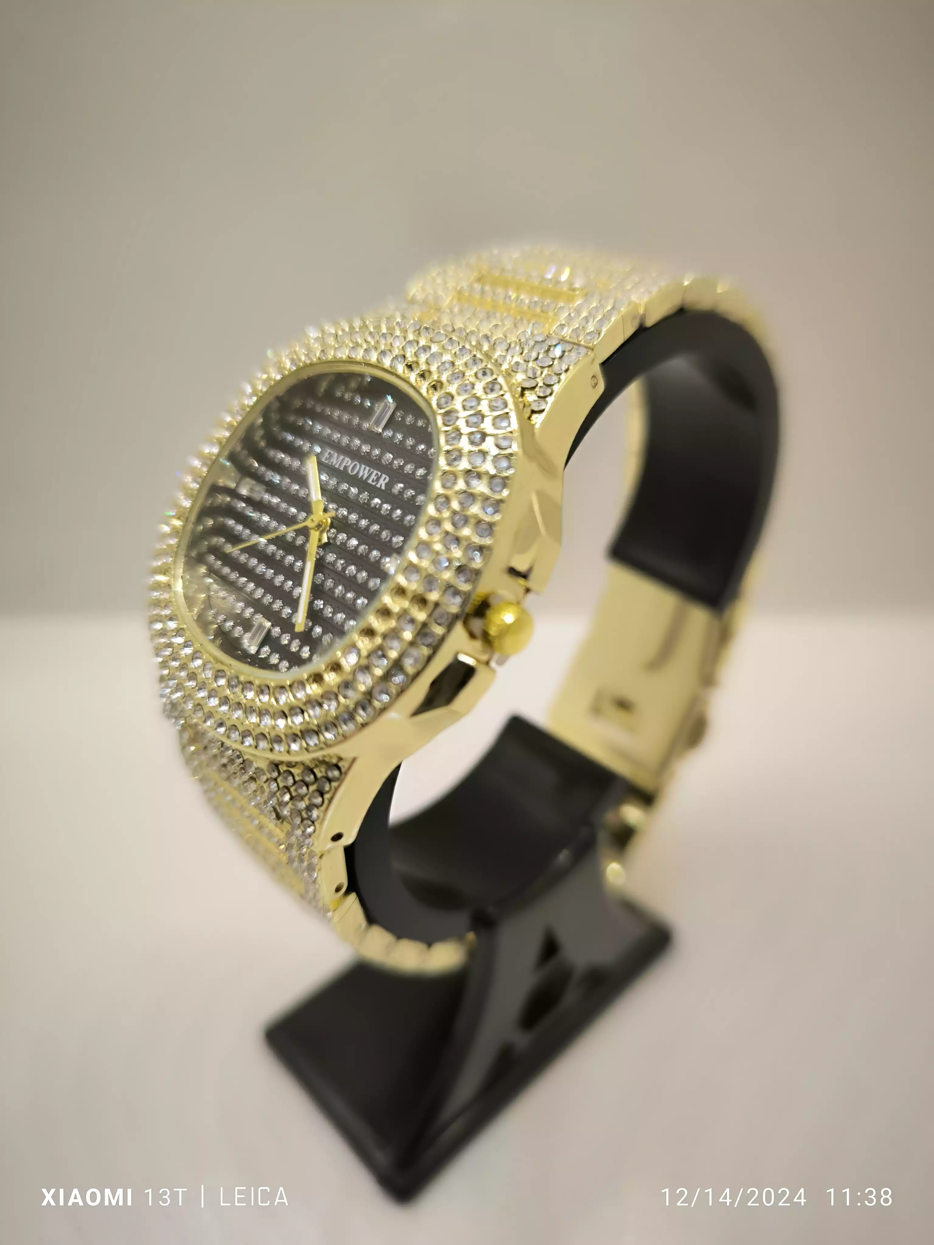 ساعت مچی عقربه‌ای مردانه و زنانه